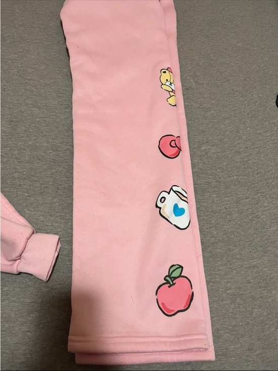 Hello Kitty Pink Hooded Sweatshirt And Pants Set - Picture 4 of 4